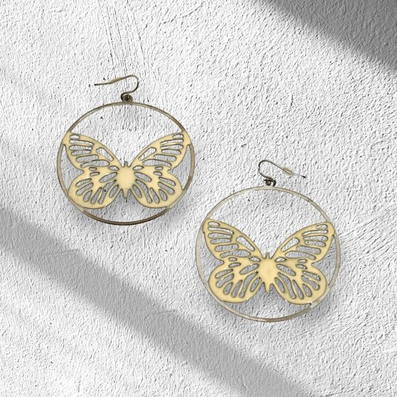 Vintage Enameled Large Hoop Butterfly Earrings - Silver Tone - 2 Inches - Picture 3 of 4